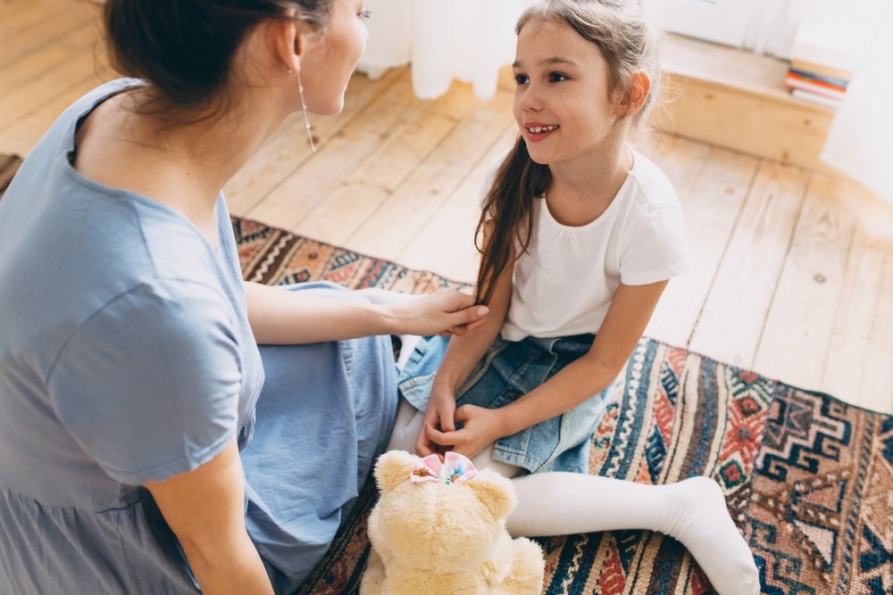 Parenting blând, limite sănătoase și autonomie: cărți care te ajută să găsești echilibrul